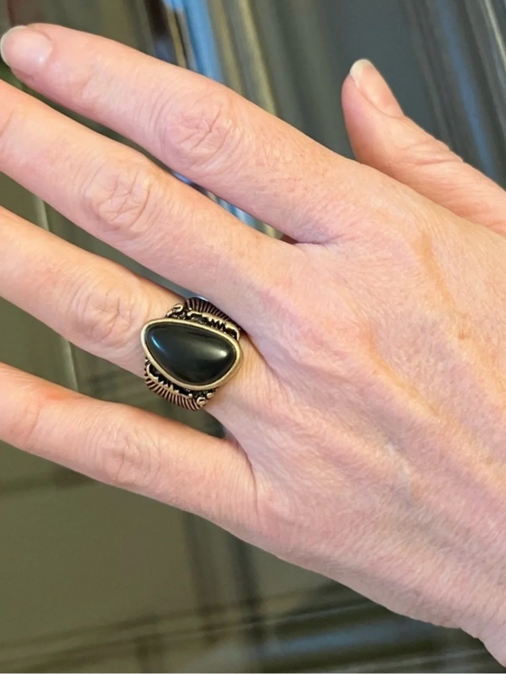 Free People metal onyx ring ~ NWT